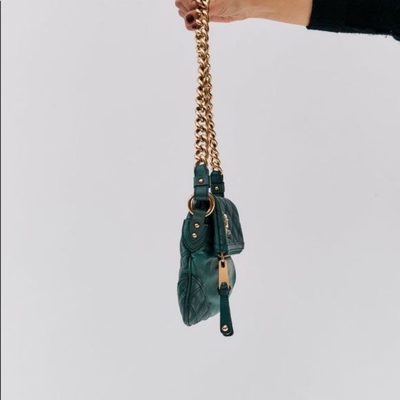 MARC JACOBS 100% AUTHENTIC BEAUTIFUL QUILTED SHOULDER BAG WITH GOLD HARDWARE! 😍 - Picture 5 of 10